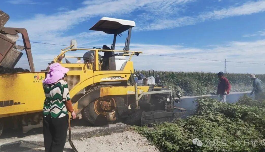 集体经济自筹资金修路！石桥子镇范家岭社区1.4公里连村路加速