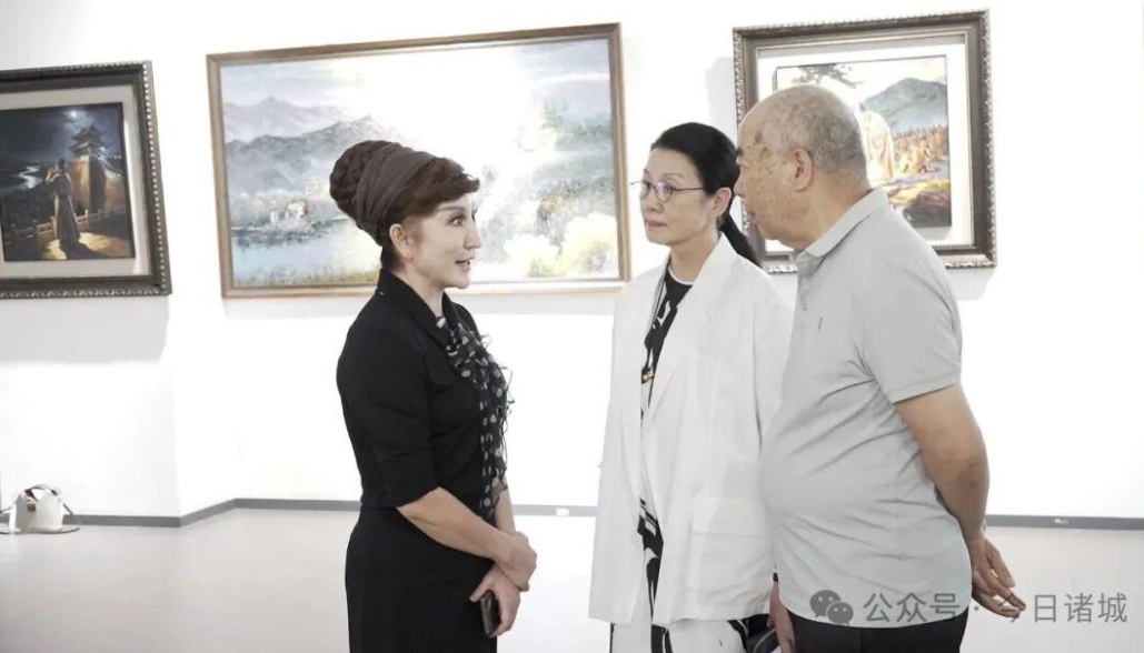 油彩绘东坡！晏子油画展落地诸城，朱鹮生态题材邂逅密州千年