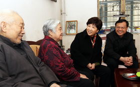 范鹏飞为何涉及校方回应企业任职与银行行长身份